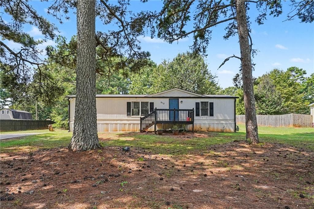 3 bedroom, 2 bathroom, 1,150 sq ft single family residence for sale at 915 Steele Drive, Hampton, GA 30228