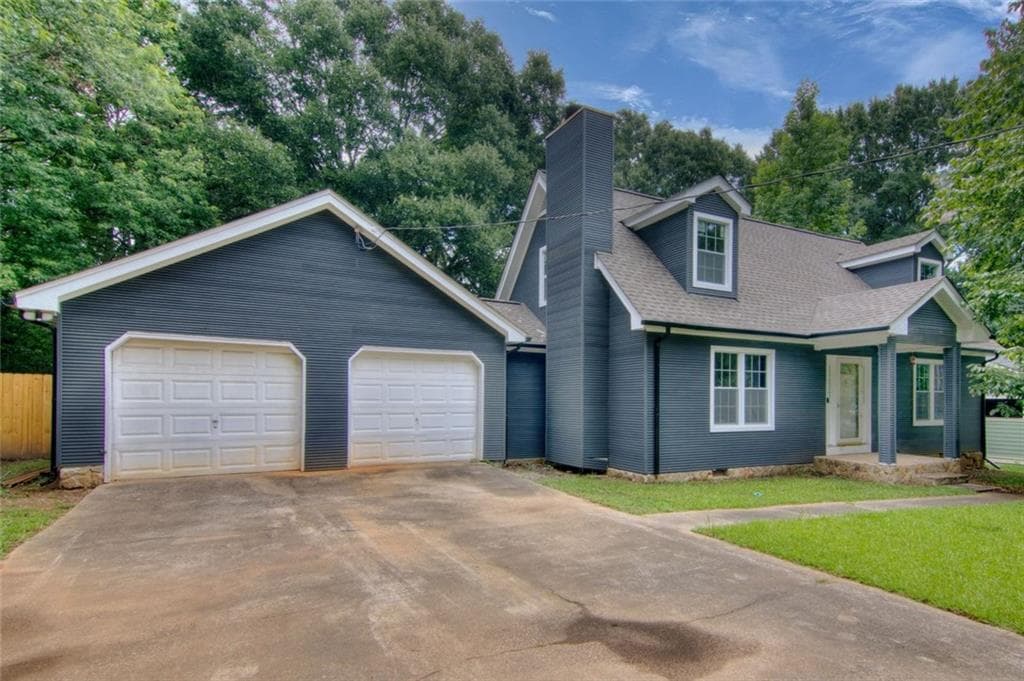 3 bedroom, 3 bathroom, 1,570 sq ft single family residence for sale at 18 Regal Way, Lawrenceville, GA 30044