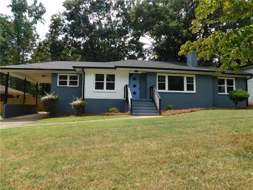 5 bedroom, 3 bathroom, 1,496 sq ft single family residence under contract at 195 W Lake Drive, Atlanta, GA 30314