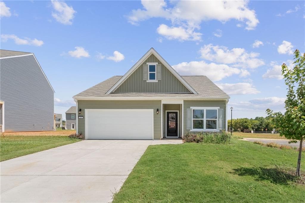3 bedroom, 2 bathroom, 1,310 sq ft single family residence for sale at 400 Bluegrass Lane, Rockmart, GA 30153