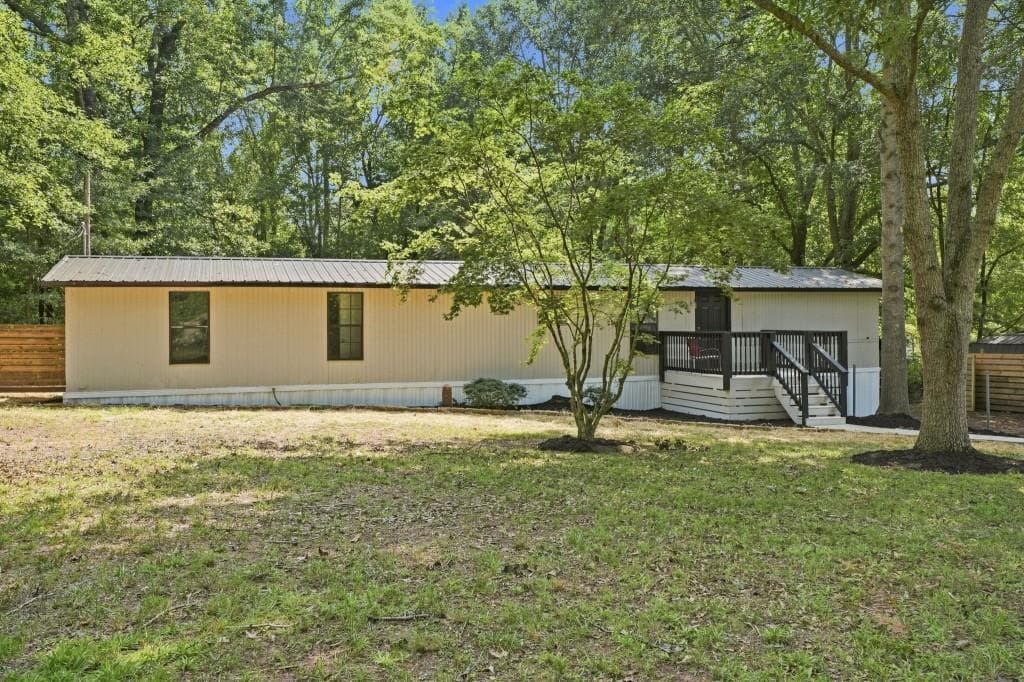 2 bedroom, 2 bathroom single family residence under contract at 61 Brett Lane, Temple, GA 30179