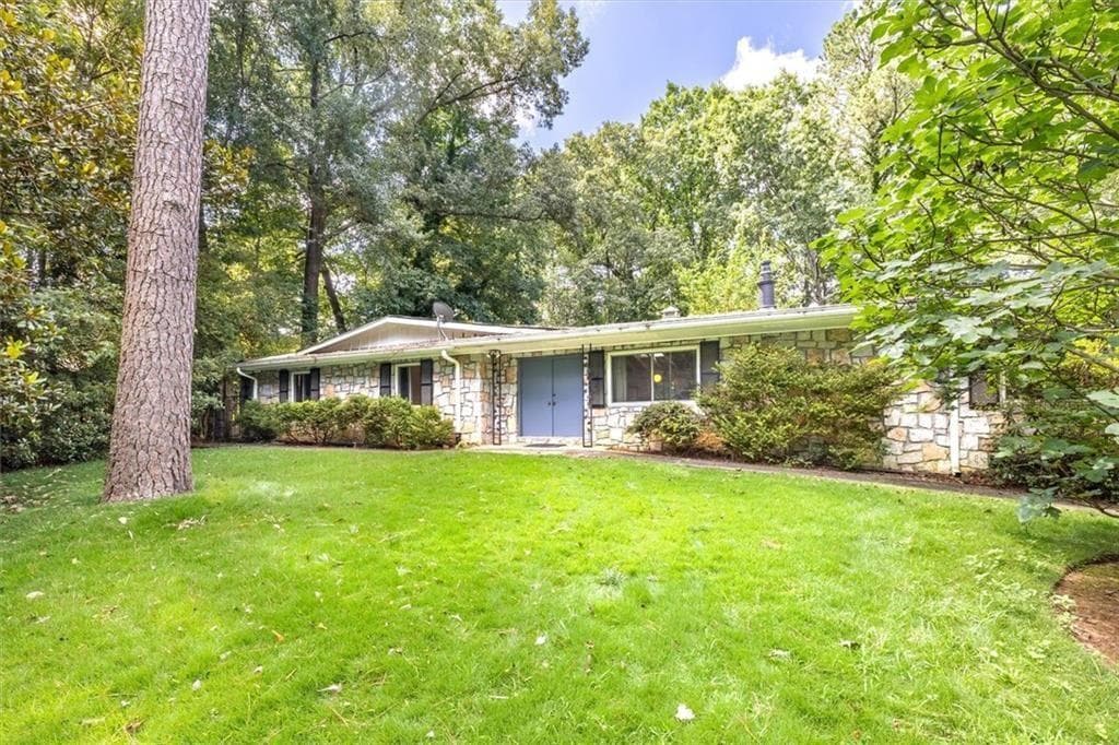 3 bedroom, 2 bathroom, 1,941 sq ft single family residence under contract at 2619 Andover Drive, Atlanta, GA 30360