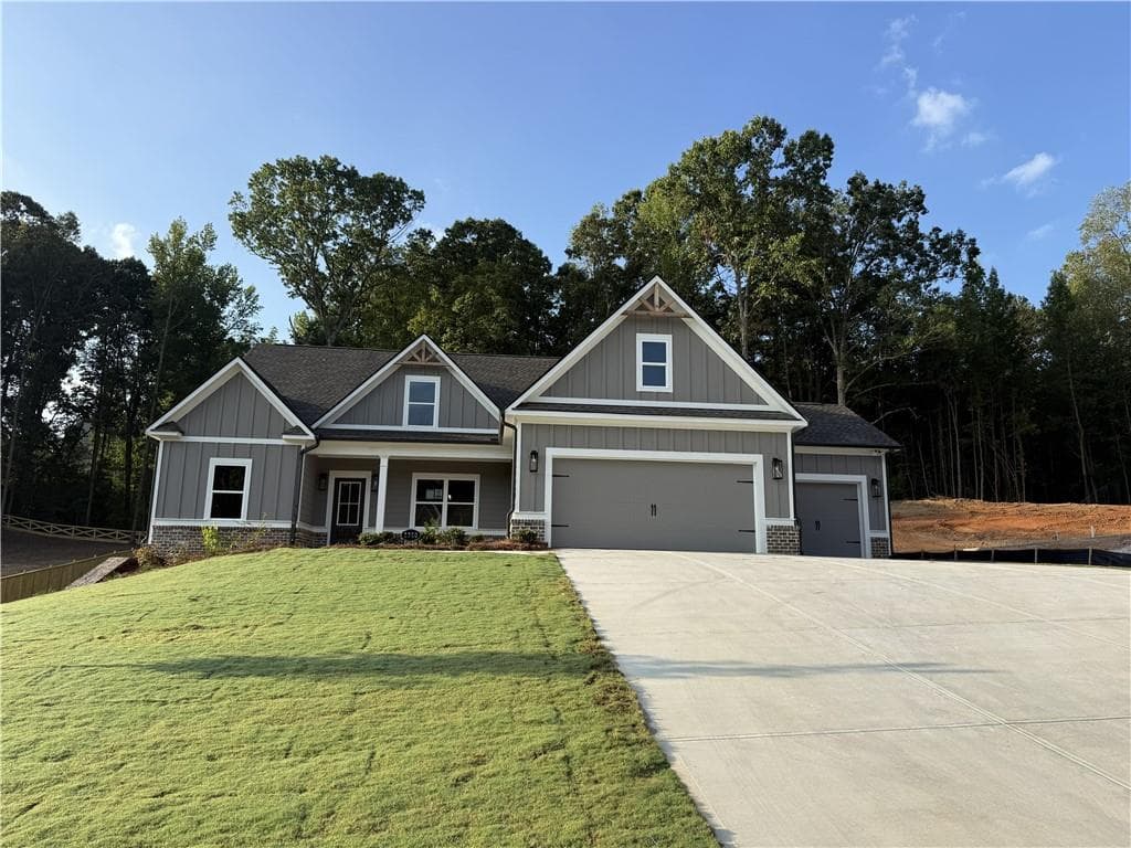 4 bedroom, 3 bathroom, 2,627 sq ft single family residence for sale at 1350 BIRCH Way, Loganville, GA 30052