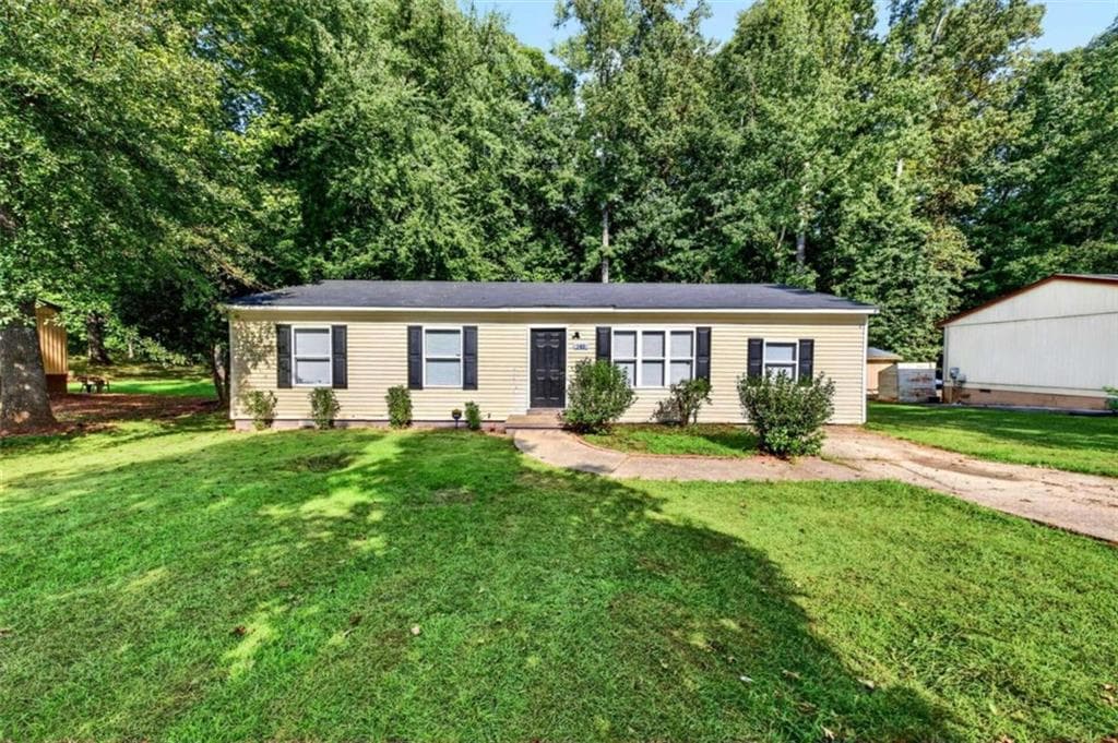 4 bedroom, 2 bathroom, 1,300 sq ft single family residence for sale at 145 Sarsen Circle, Athens, GA 30606