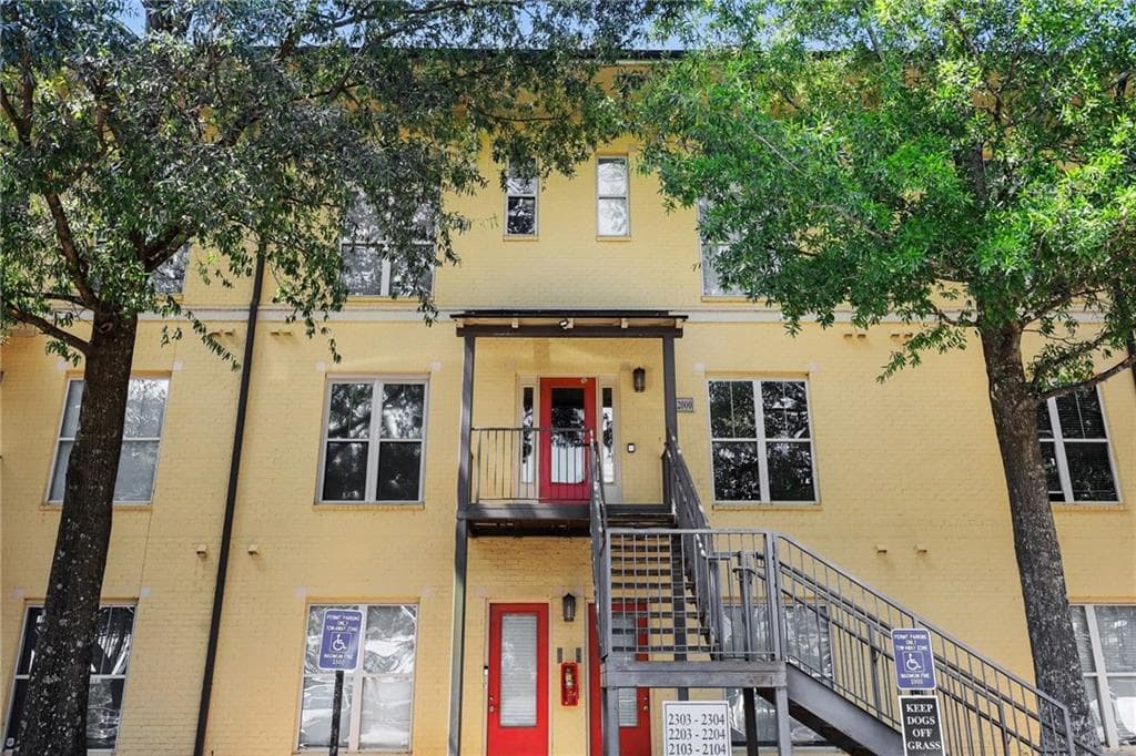 1 bedroom, 1 bathroom, 683 sq ft condominium for sale at 1195 Milton Terrace 2204, Atlanta, GA 30315