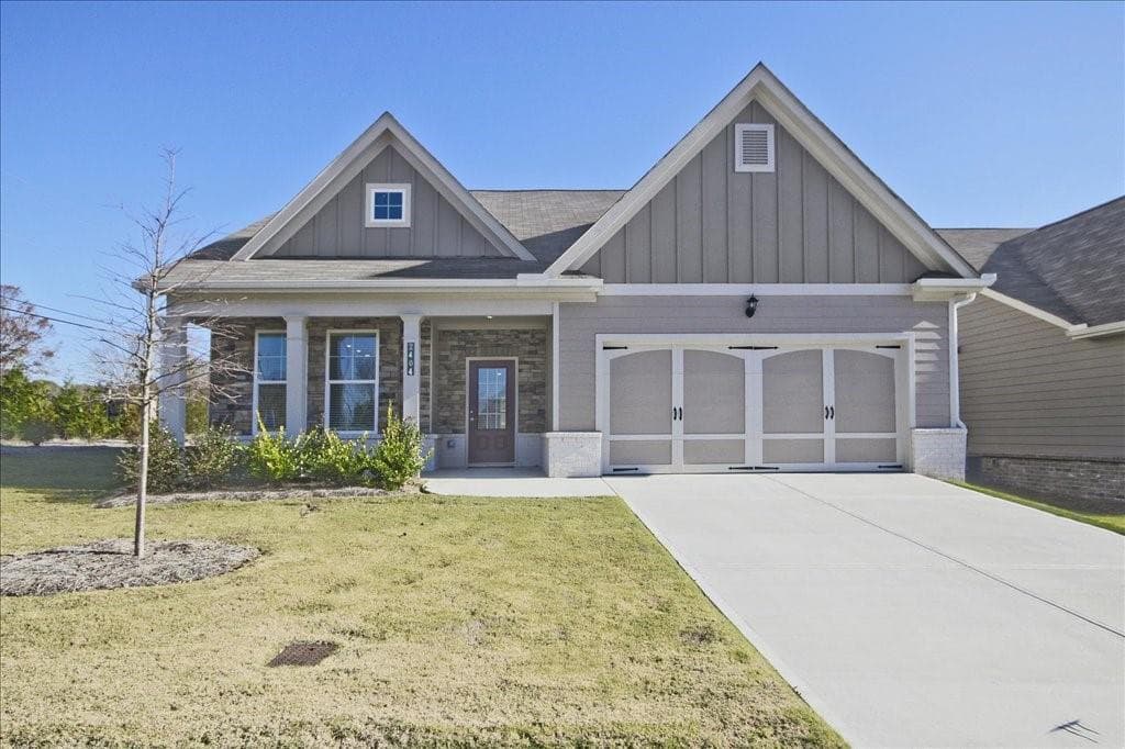 3 bedroom, 3 bathroom, 2,086 sq ft single family residence under contract at 2404 Anhinga Drive, Loganville, GA 30052