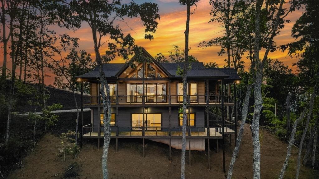 4 bedroom, 3 bathroom, 2,464 sq ft single family residence for sale at 193 7 Figure Ridge, Blue Ridge, GA 30513