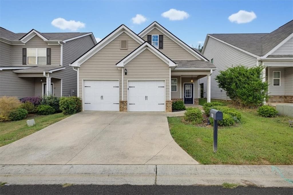 3 bedroom, 3 bathroom, 1,866 sq ft single family residence for sale at 65 Castlemoor Loop, Adairsville, GA 30103
