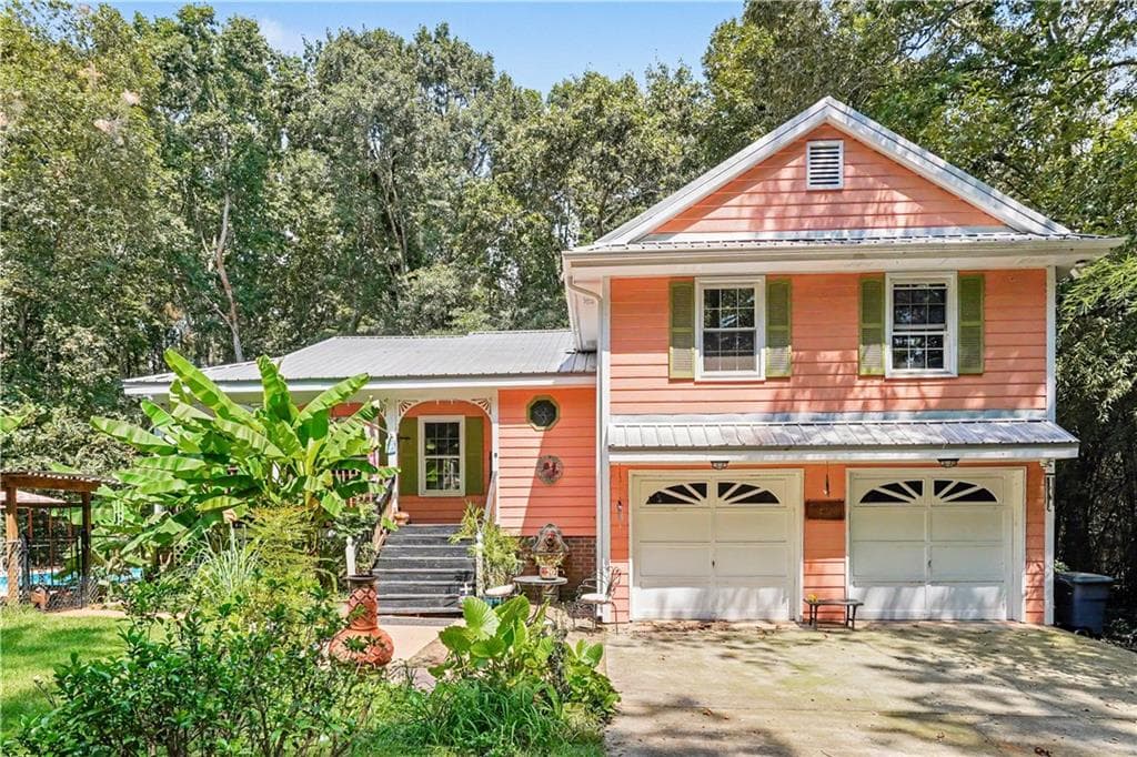 3 bedroom, 3 bathroom, 1,932 sq ft single family residence for sale at 1290 Moreland Road, Williamson, GA 30292