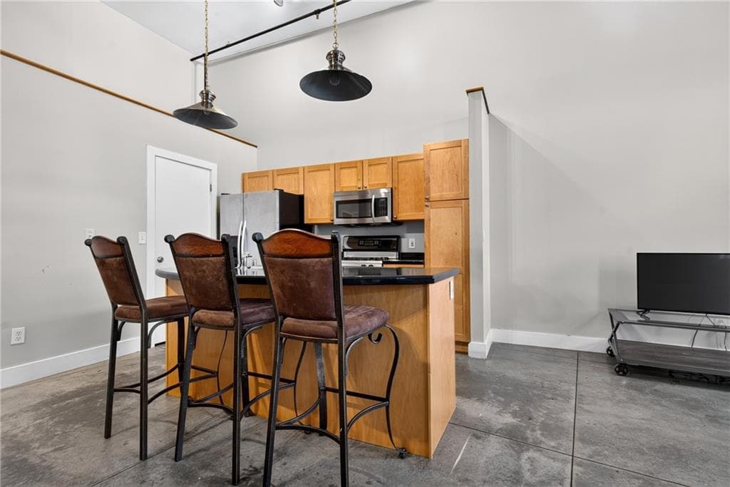 1 bedroom, 1 bathroom, 1,164 sq ft condominium for sale at 350 Peters Street 3, Atlanta, GA 30313