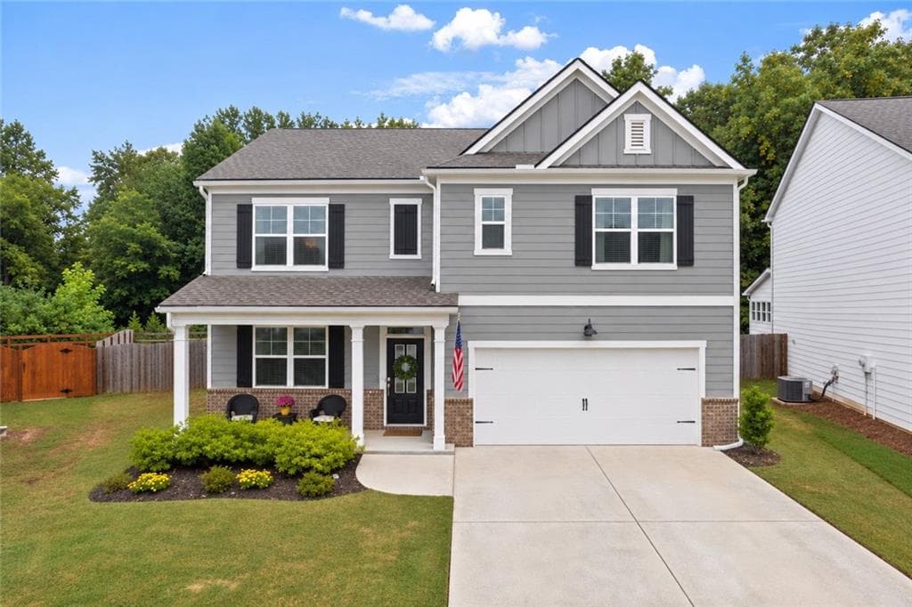 5 bedroom, 3 bathroom, 2,496 sq ft single family residence under contract at 5911 Screech Owl Drive, Flowery Branch, GA 30542