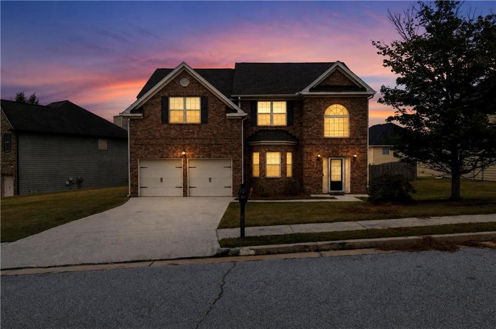 5 bedroom, 3 bathroom, 2,509 sq ft single family residence for sale at 217 Saintvry Path, Atlanta, GA 30349