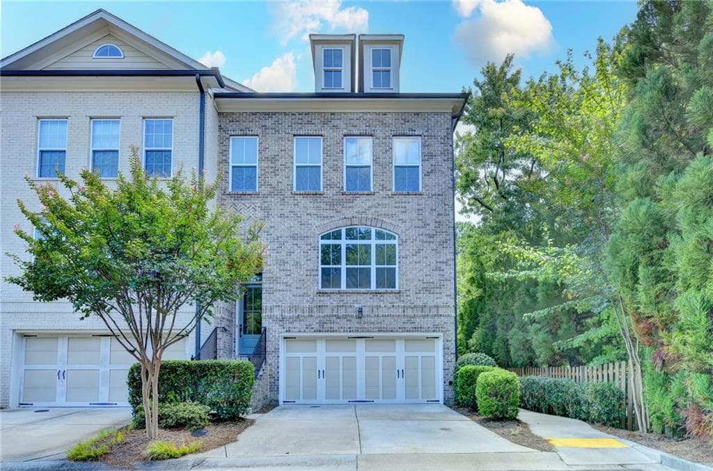 4 bedroom, 4 bathroom, 2,388 sq ft townhouse for sale at 1701 Kenstone Walk, Dunwoody, GA 30338