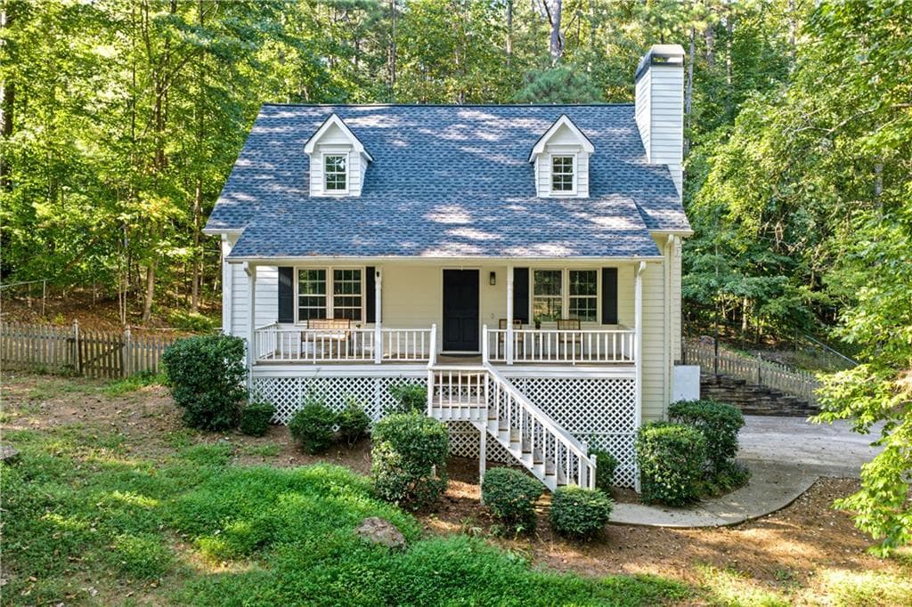 3 bedroom, 2 bathroom, 1,550 sq ft single family residence under contract at 1955 Mountain Trace, Canton, GA 30114