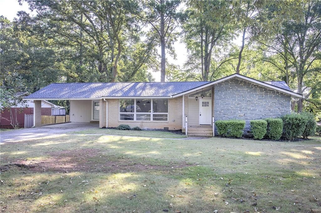 4 bedroom, 3 bathroom, 2,624 sq ft single family residence for sale at 102 Summit Drive, Griffin, GA 30224