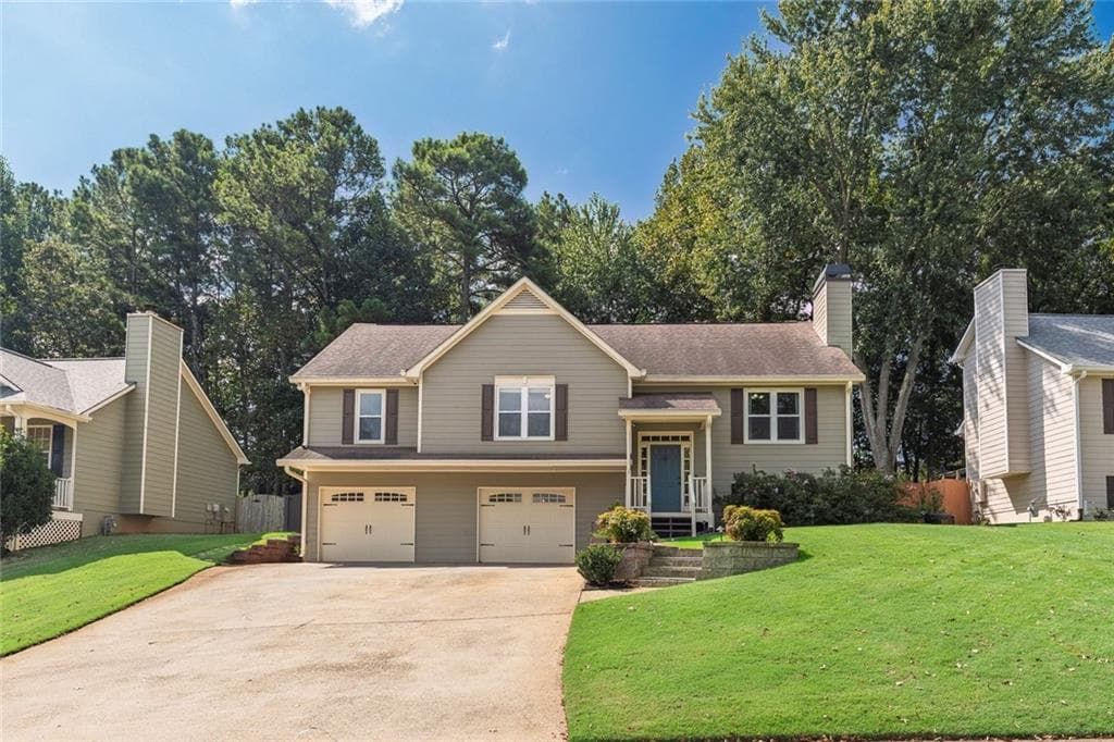 4 bedroom, 3 bathroom, 1,924 sq ft single family residence under contract at 961 Rose Creek Run, Woodstock, GA 30189
