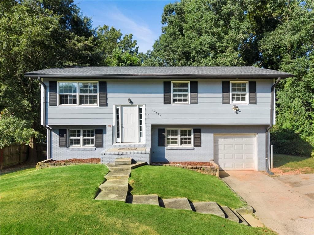 5 bedroom, 3 bathroom, 1,608 sq ft single family residence for sale at 10555 Thrasher Road, Jonesboro, GA 30238