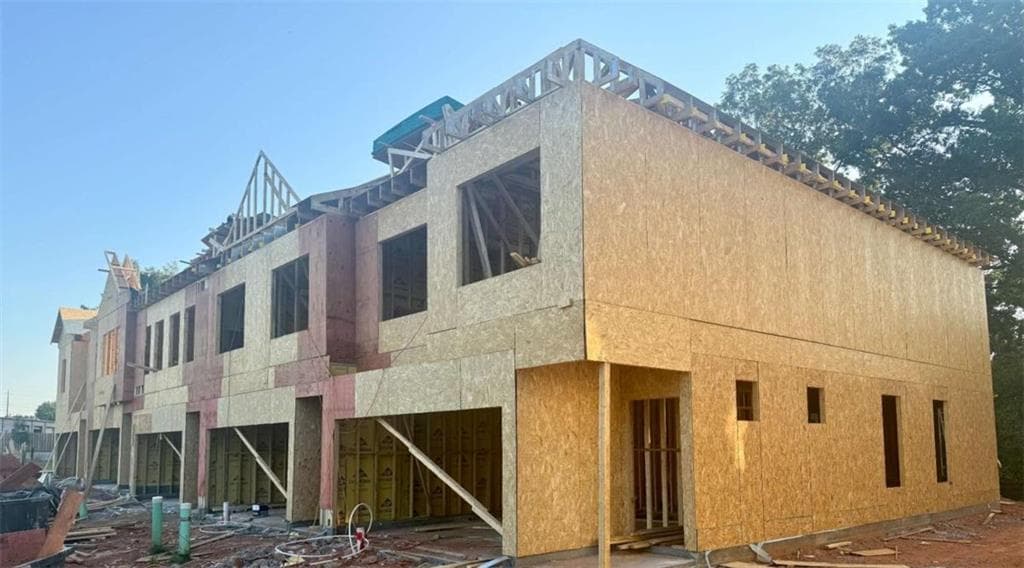 3 bedroom, 3 bathroom, 1,726 sq ft townhouse for sale at 1969 Walton Court 4, Tucker, GA 30084