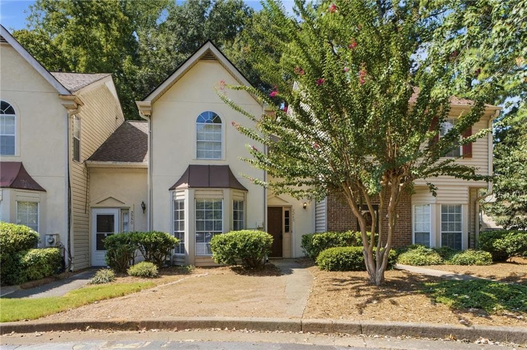 2 bedroom, 2 bathroom, 1,440 sq ft townhouse under contract at 2260 Fairways Court, Kennesaw, GA 30144