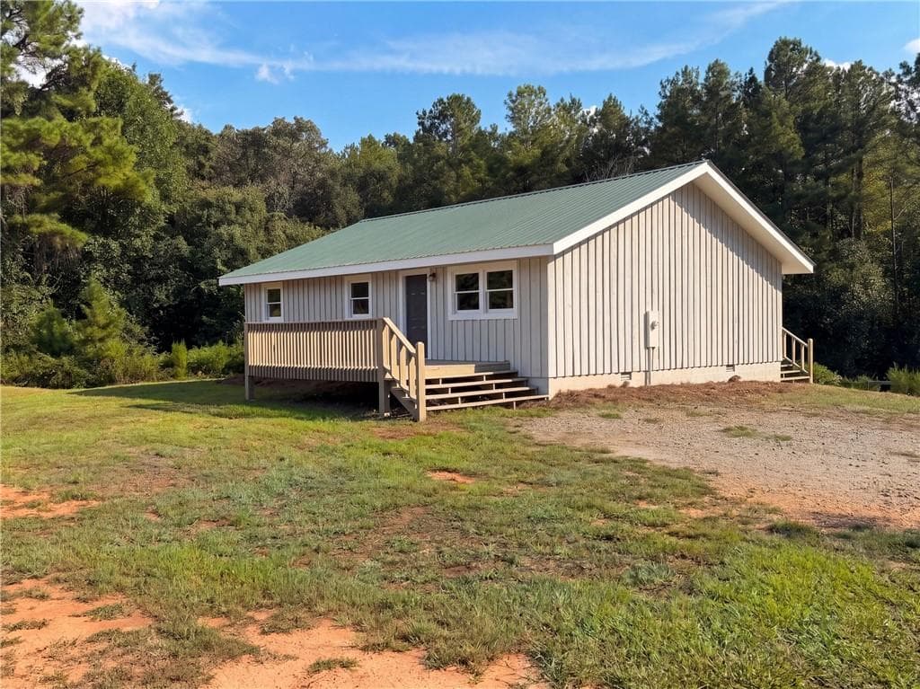 3 bedroom, 2 bathroom, 1,312 sq ft single family residence for sale at 204 Jim Grizzle Road, Royston, GA 30662