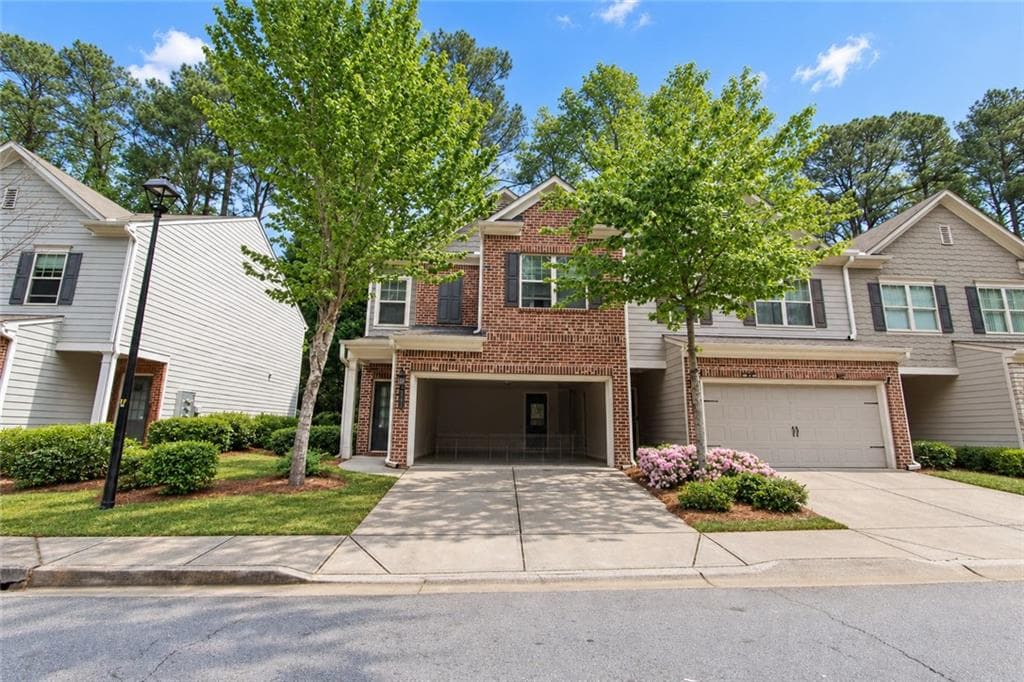 3 bedroom, 3 bathroom, 1,836 sq ft townhouse for sale at 2431 Norwood Park Crossing, Atlanta, GA 30340