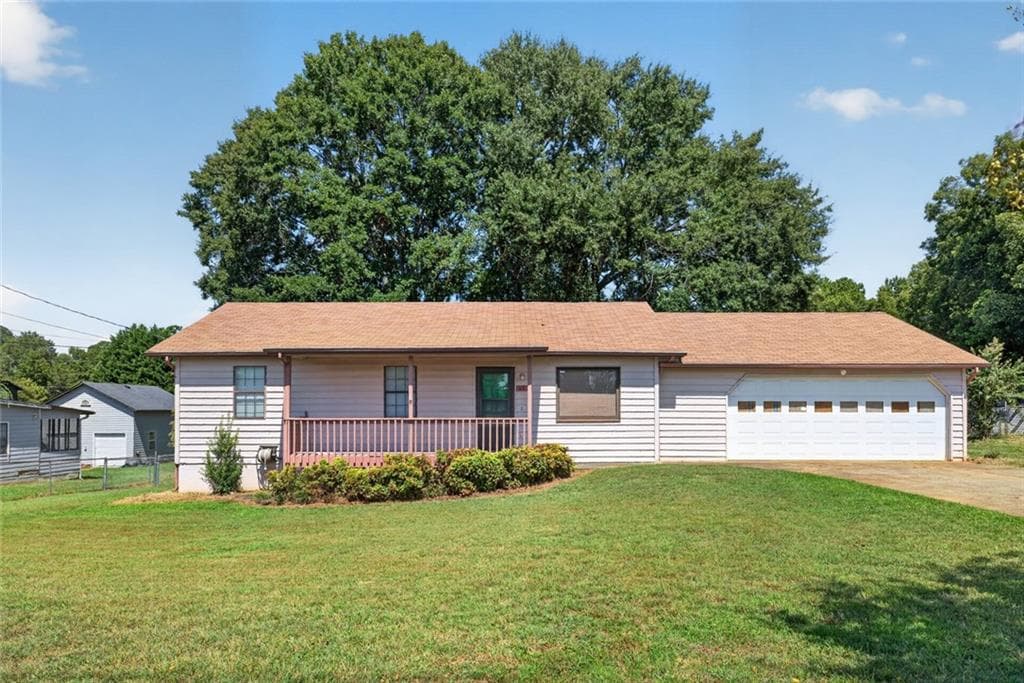 3 bedroom, 1 bathroom, 1,064 sq ft single family residence for sale at 633 Webb Gin House Road, Lawrenceville, GA 30045