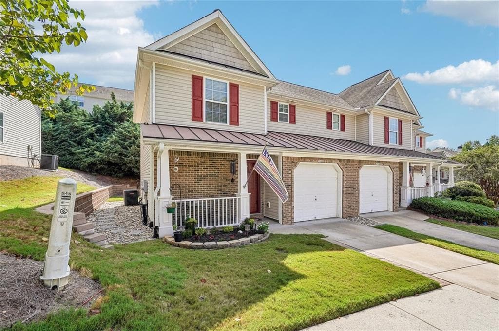 2 bedroom, 2 bathroom, 1,132 sq ft townhouse for sale at 546 Fox Creek Crossing, Woodstock, GA 30188