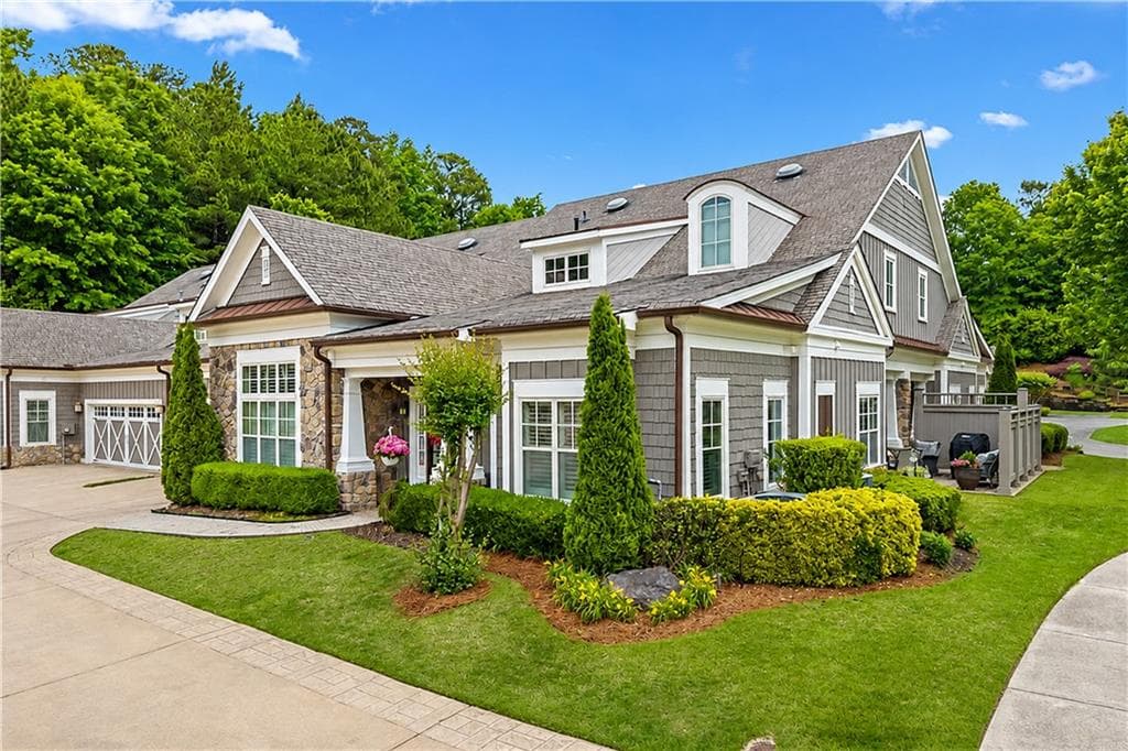 4 bedroom, 3 bathroom, 2,700 sq ft condominium for sale at 2845 Middlecreek Way, Cumming, GA 30041