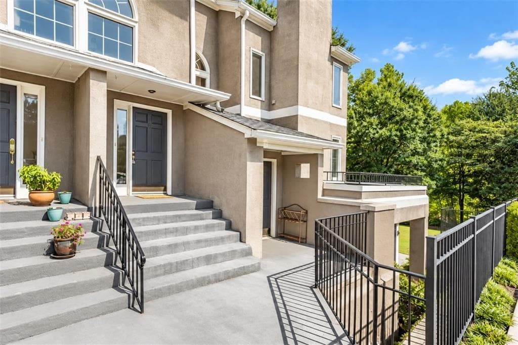 2 bedroom, 2 bathroom, 1,450 sq ft condominium for sale at 18 Normandy Court, Atlanta, GA 30324