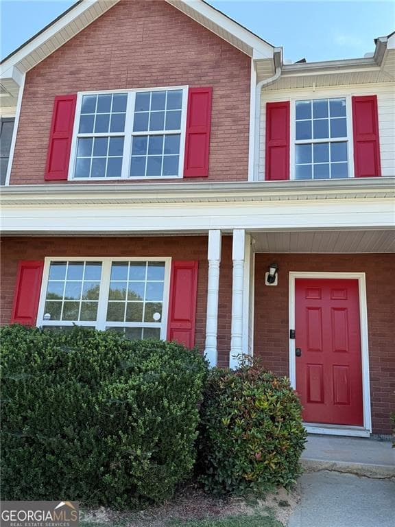 3 bedroom, 3 bathroom, 1,316 sq ft townhouse for sale at 7280 Oakley Court #67, Union City, GA 30291