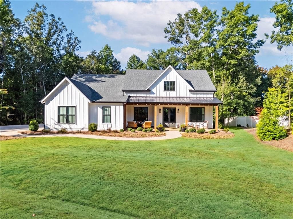 4 bedroom, 3 bathroom, 2,522 sq ft single family residence under contract at 290 Settlers Run, Dahlonega, GA 30533