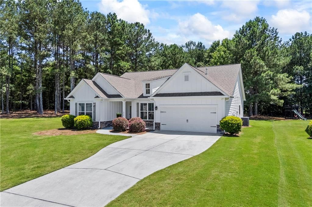 4 bedroom, 3 bathroom, 2,081 sq ft single family residence for sale at 1912 Hymer Court, Monroe, GA 30656