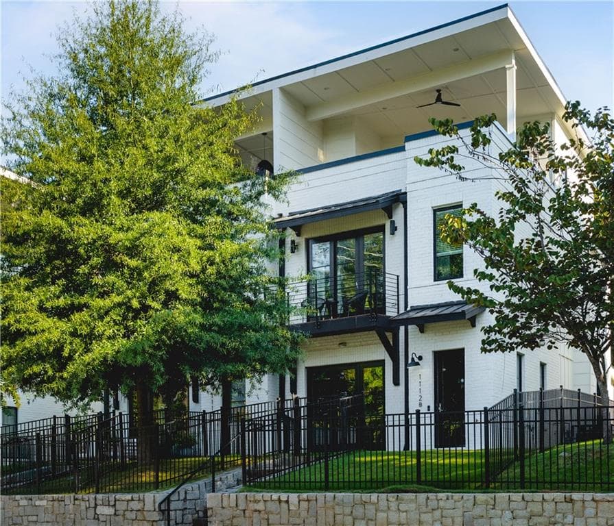4 bedroom, 4 bathroom, 2,457 sq ft townhouse for sale at 1112 Arkwright Place B, Atlanta, GA 30317