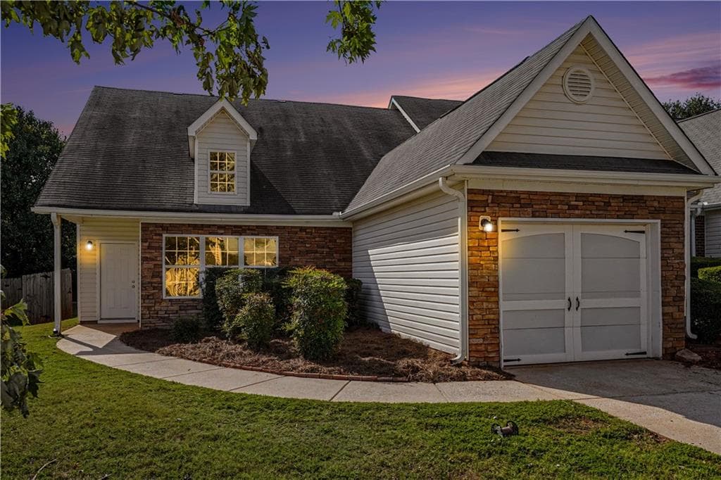2 bedroom, 2 bathroom, 1,408 sq ft condominium for sale at 945 City Park Drive, Mcdonough, GA 30252