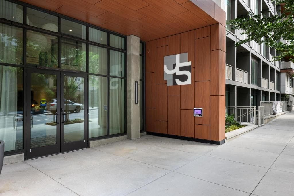 2 bedroom, 2 bathroom, 1,389 sq ft condominium for sale at 775 Juniper Street 602, Atlanta, GA 30308