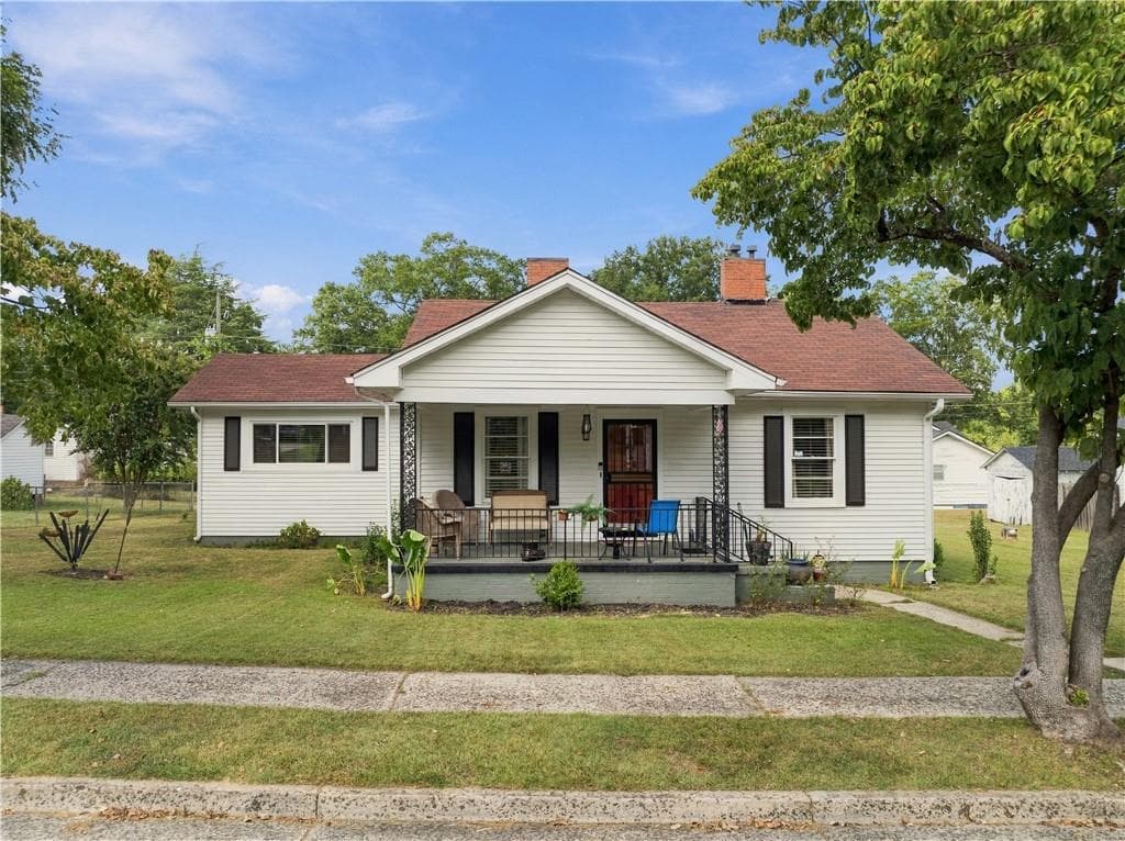 2 bedroom, 1 bathroom single family residence for sale at 5 S 4th Street, Lindale, GA 30147