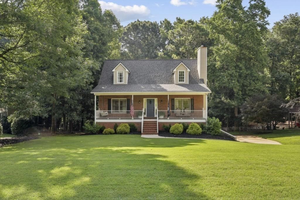 3 bedroom, 3 bathroom, 2,382 sq ft single family residence for sale at 2055 Ivy, Cumming, GA 30041