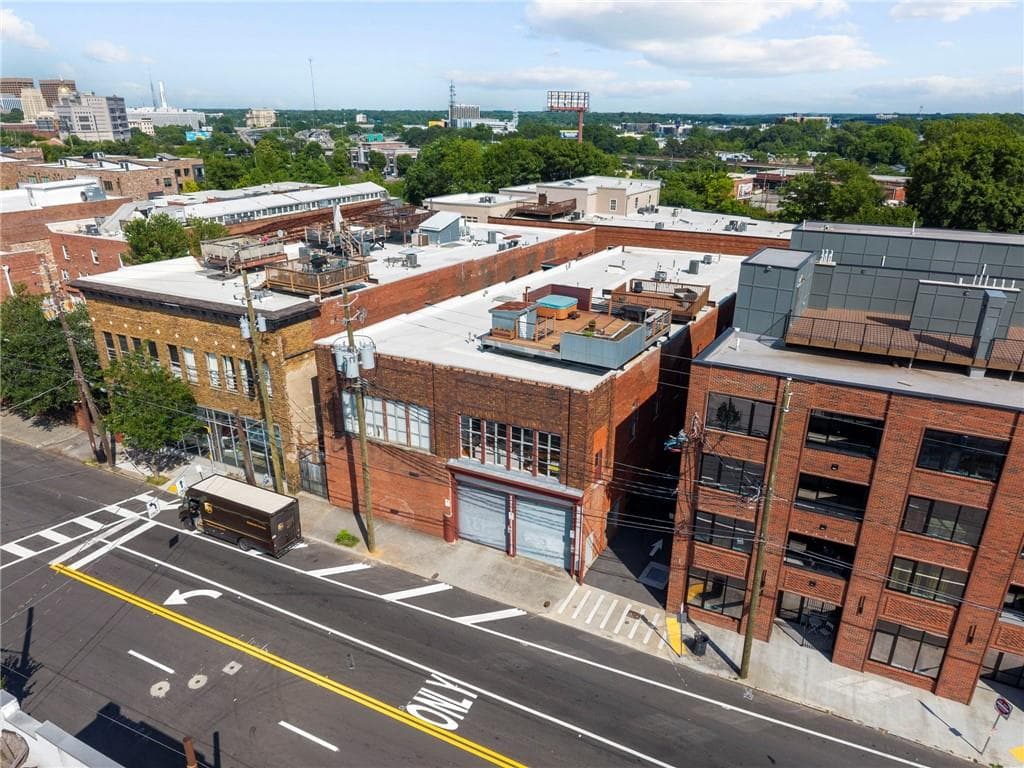1 bedroom, 1 bathroom, 1,398 sq ft condominium under contract at 330 Peters Street 208, Atlanta, GA 30313
