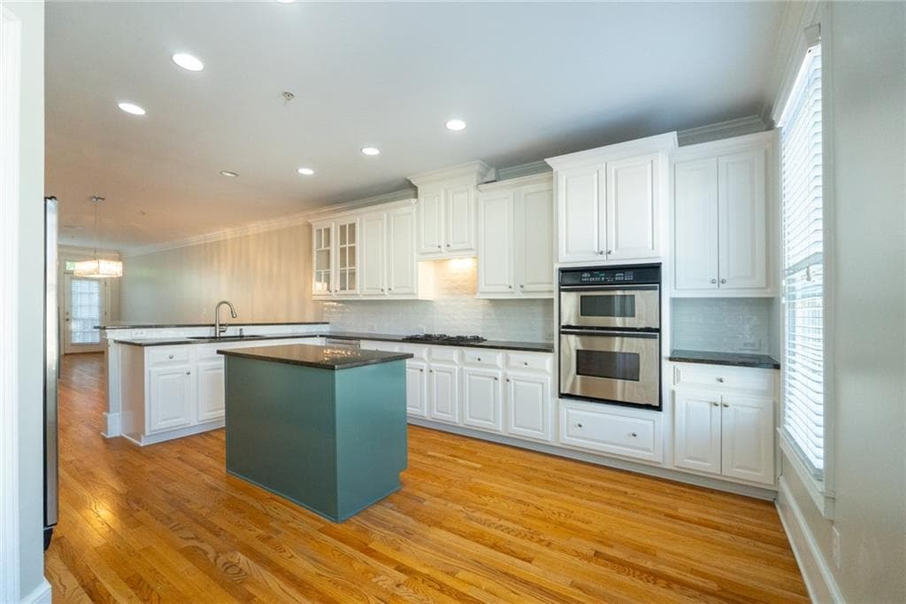 4 bedroom, 4 bathroom, 2,940 sq ft townhouse for sale at 4746 Legacy Cove Lane, Atlanta, GA 30126