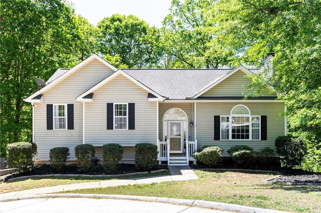 3 bedroom, 3 bathroom, 2,008 sq ft single family residence for sale at 9420 Poole Road, Villa Rica, GA 30180