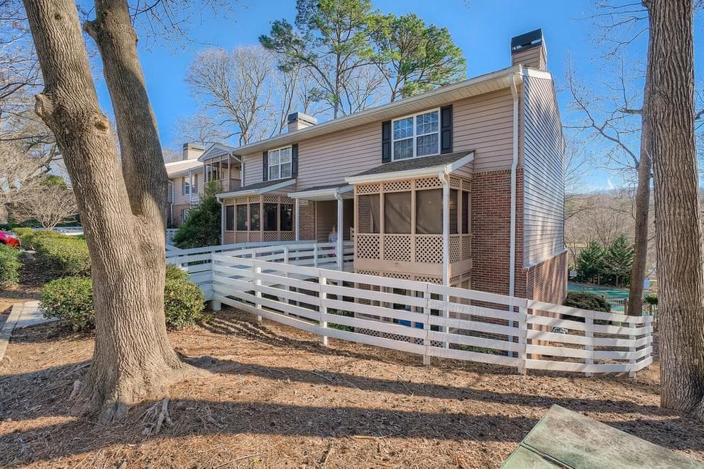2 bedroom, 3 bathroom, 1,292 sq ft condominium for sale at 271 Quail Run, Roswell, GA 30076