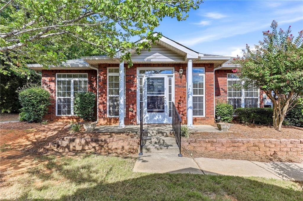 2 bedroom, 2 bathroom, 1,618 sq ft condominium for sale at 4287 Skyline View, Oakwood, GA 30566