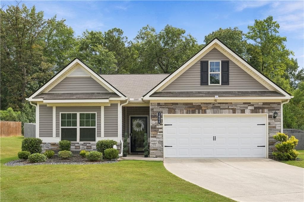 3 bedroom, 2 bathroom, 1,796 sq ft single family residence for sale at 1404 Beckett Drive, Hampton, GA 30228