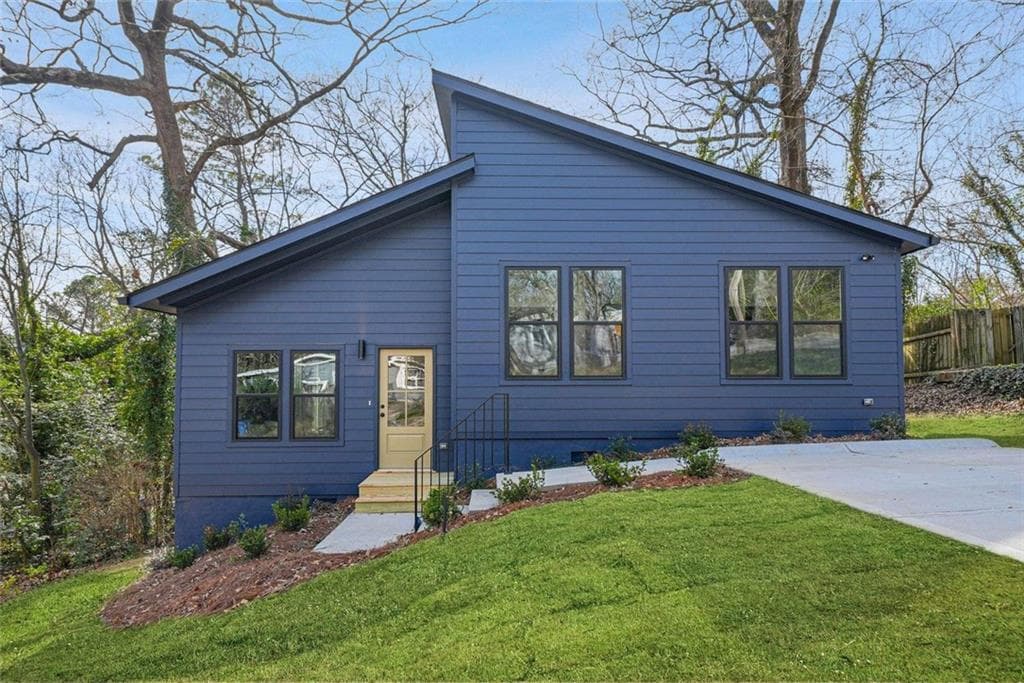 3 bedroom, 2 bathroom, 1,227 sq ft single family residence under contract at 1674 Mary George Avenue, Atlanta, GA 30318