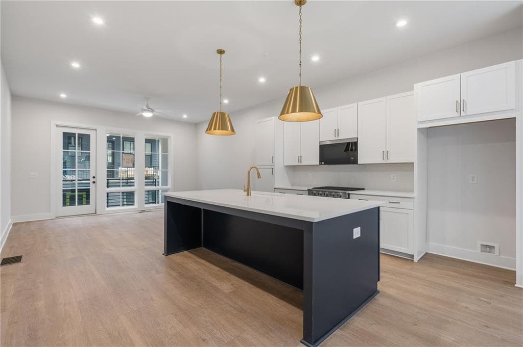 2 bedroom, 3 bathroom, 1,470 sq ft condominium for sale at 922 Hughley Circle 8, Atlanta, GA 30316