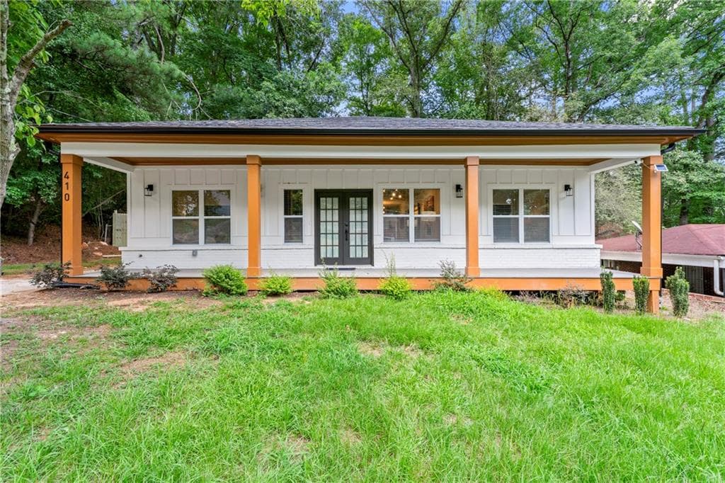 4 bedroom, 4 bathroom, 2,460 sq ft single family residence for sale at 410 Utoy Circle, Atlanta, GA 30331