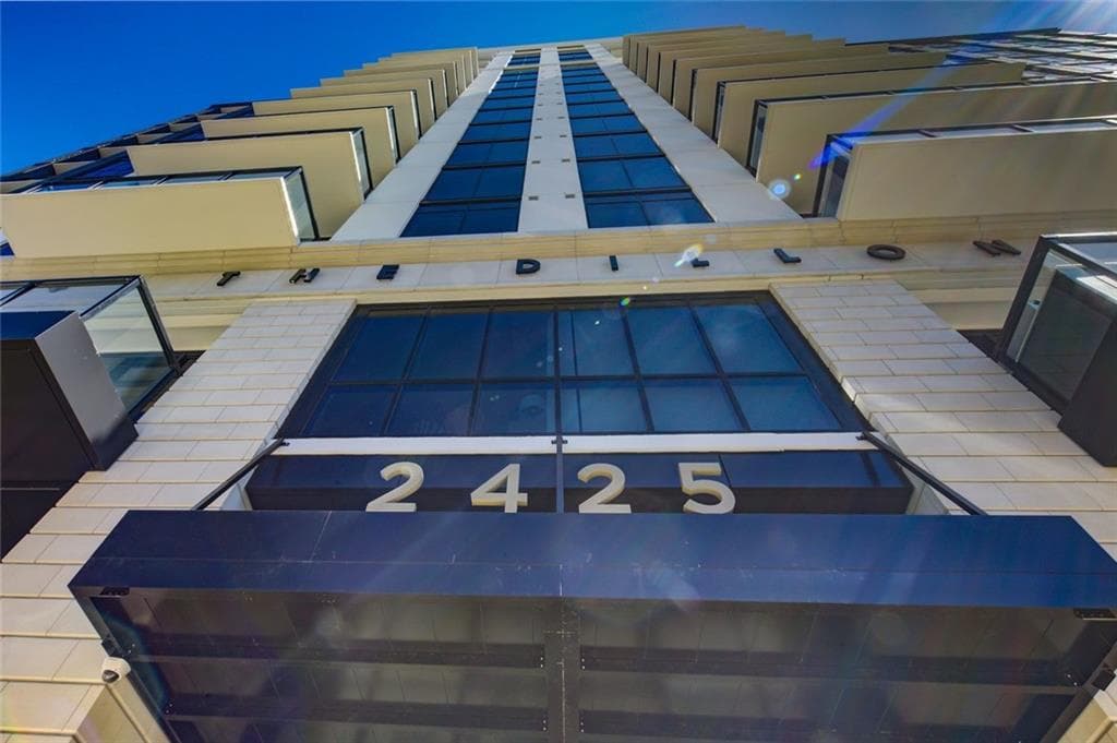 3 bedroom, 4 bathroom, 2,985 sq ft condominium for sale at 2425 Peachtree Road 1605, Atlanta, GA 30305