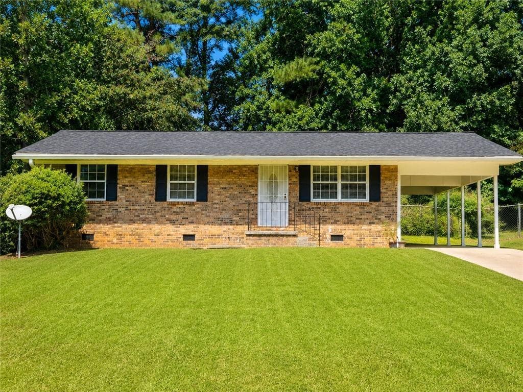 3 bedroom, 2 bathroom, 1,040 sq ft single family residence for sale at 792 Plainville Circle, Atlanta, GA 30331