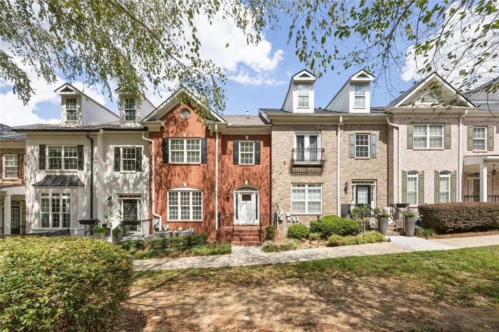 3 bedroom, 4 bathroom, 2,786 sq ft townhouse for sale at 316 Holbrook Road, Smyrna, GA 30082
