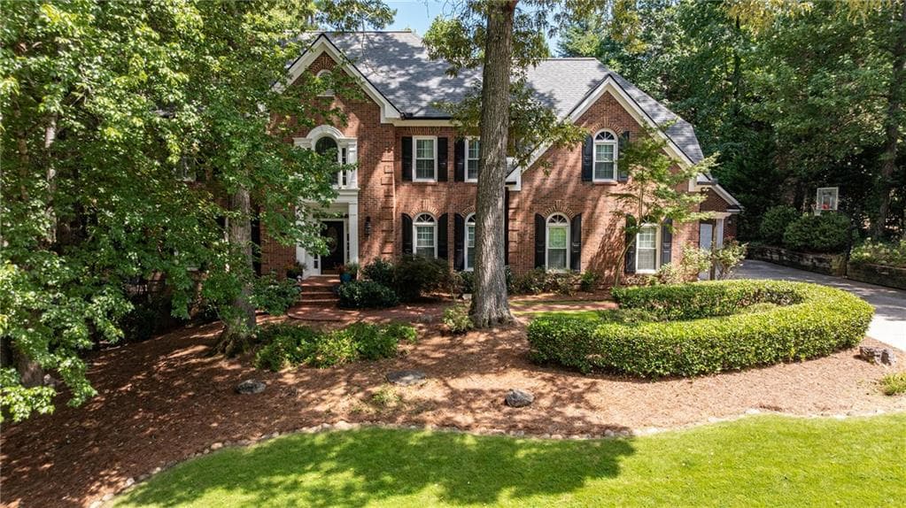 8 bedroom, 5 bathroom, 6,163 sq ft single family residence under contract at 480 Abbeywood Drive, Roswell, GA 30075